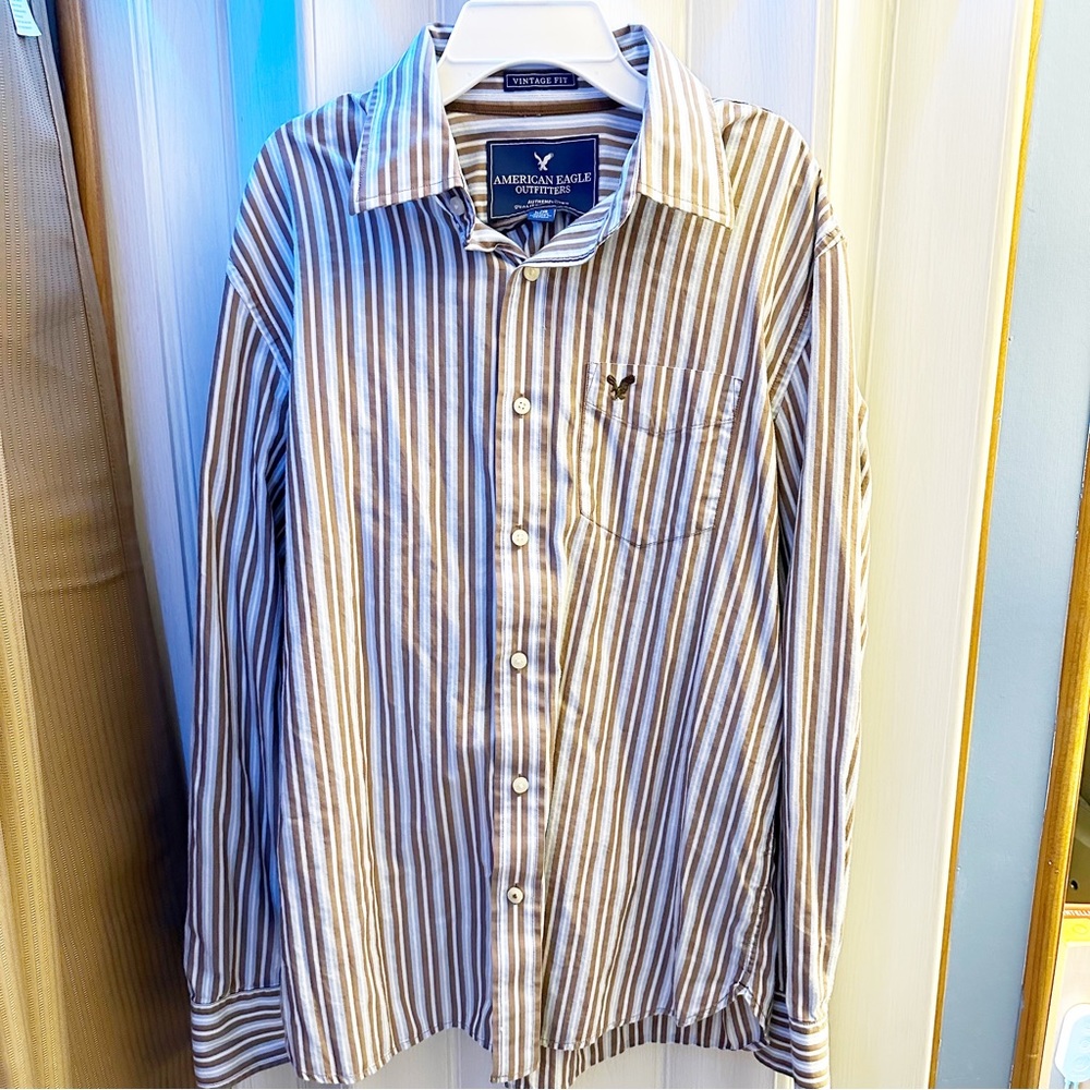 American Eagle Button-Up shirt. Size Large.